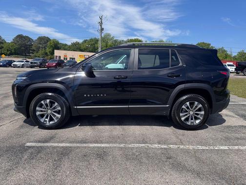 Mosaic Black Metallic 2025 Chevrolet Equinox 1LT