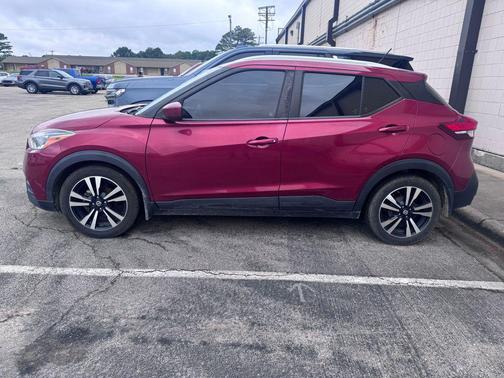 Cayenne Red 2018 Nissan Kicks SV
