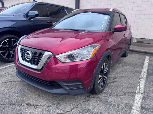 Cayenne Red 2018 Nissan Kicks SV