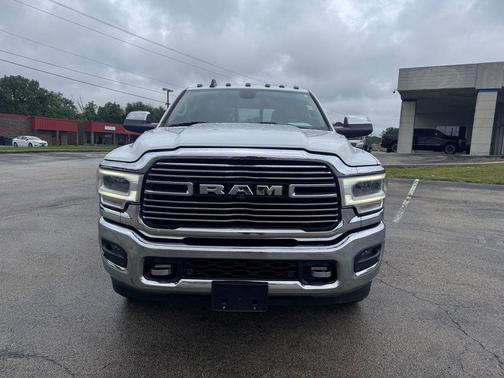 Bright White Clearcoat 2022 RAM 3500 Laramie Crew Cab 4x4 8' Box