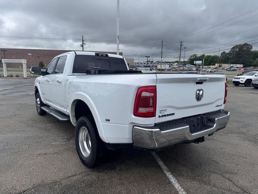 Bright White Clearcoat 2022 RAM 3500 Laramie Crew Cab 4x4 8' Box