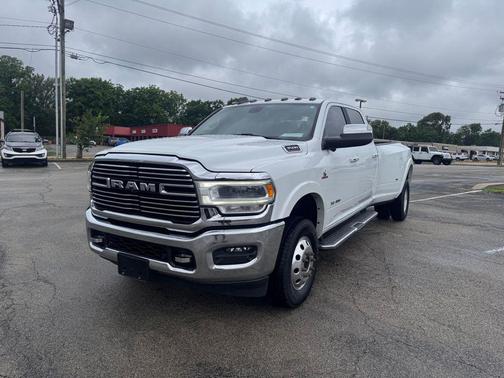 Bright White Clearcoat 2022 RAM 3500 Laramie Crew Cab 4x4 8' Box
