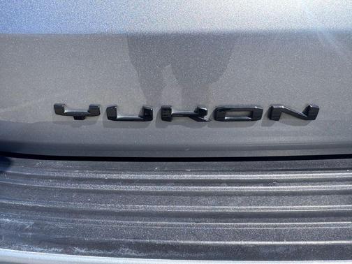 Sterling Metallic 2024 GMC Yukon Denali Ultimate