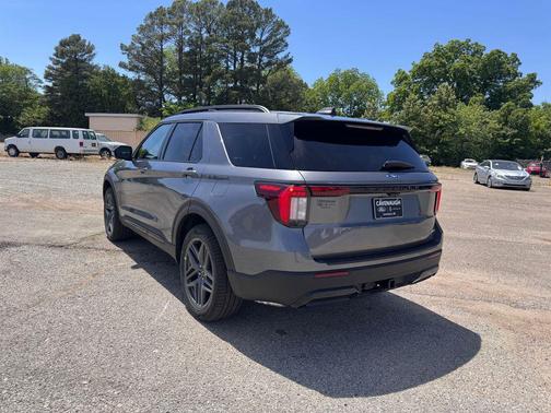 CARBONIZED GRAY METALLIC 2026 Ford Explorer ST-Line