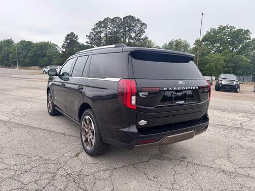 Agate Black Metallic 2026 Ford Expedition King Ranch