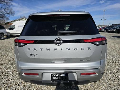 2023 Nissan Pathfinder SL 4WD