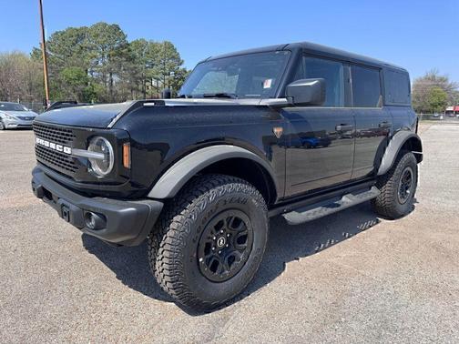 SHADOW BLACK 2025 Ford Bronco Badlands