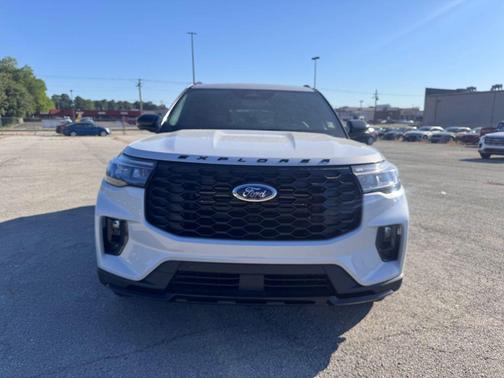 SPACE WHITE METALLIC 2026 Ford Explorer ST-Line
