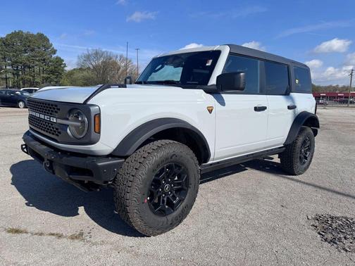AVALANCHE GRAY 2026 Ford Bronco Badlands