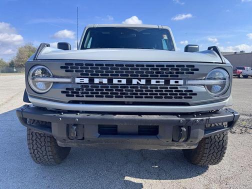 AVALANCHE GRAY 2026 Ford Bronco Badlands