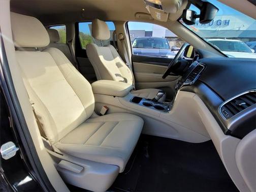 2022 Jeep Grand Cherokee Laredo