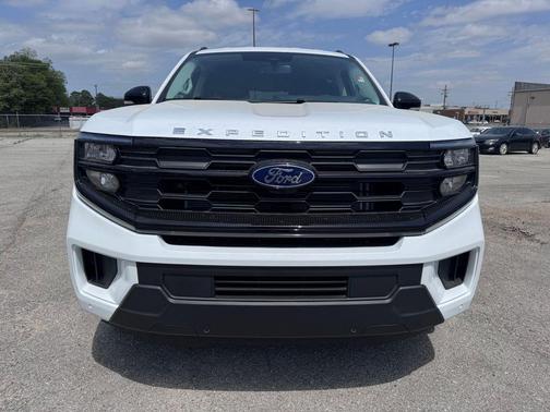 Oxford White 2026 Ford Expedition Active