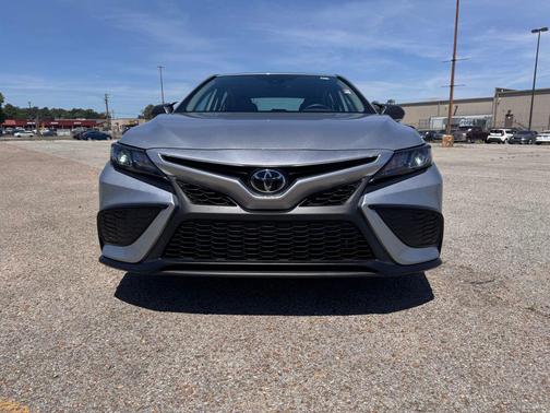 Celestial Silver Metallic 2024 Toyota Camry SE