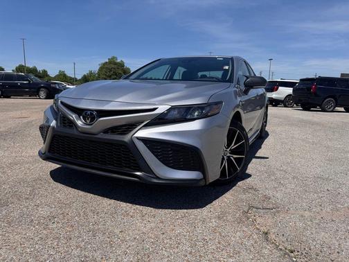 Celestial Silver Metallic 2024 Toyota Camry SE