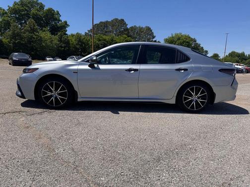 Celestial Silver Metallic 2024 Toyota Camry SE