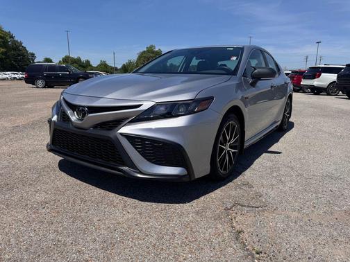 Celestial Silver Metallic 2024 Toyota Camry SE