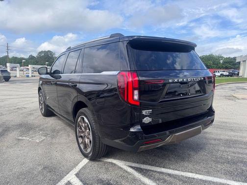 AGATE BLACK METALLIC 2025 Ford Expedition King Ranch