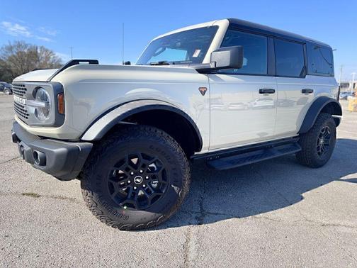 DESERT SAND 2026 Ford Bronco Badlands