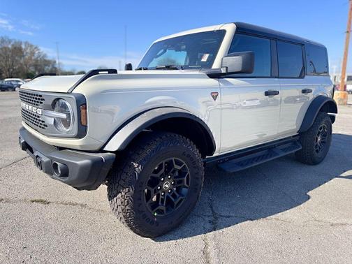 DESERT SAND 2026 Ford Bronco Badlands