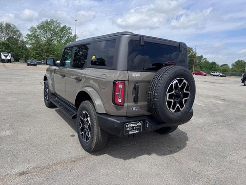 Marsh Gray 2026 Ford Bronco Outer Banks