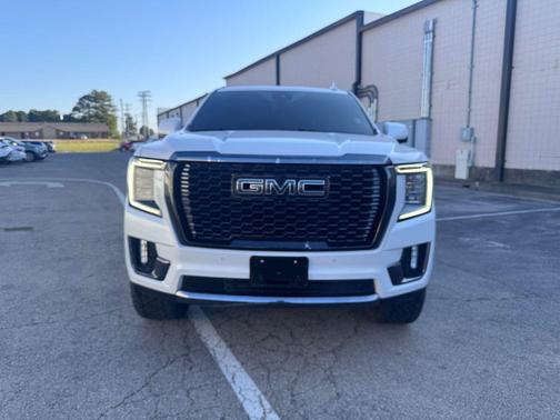 White Frost Tricoat 2023 GMC Yukon Denali Ultimate