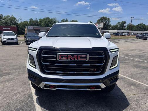 Summit White 2025 GMC Yukon 4WD AT4