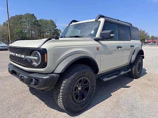 DESERT SAND 2025 Ford Bronco Badlands