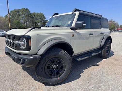 DESERT SAND 2025 Ford Bronco Badlands