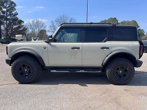 DESERT SAND 2025 Ford Bronco Badlands
