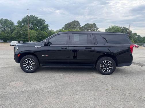 Onyx Black 2021 GMC Yukon XL 4WD AT4