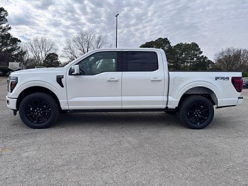 STAR WHITE METALLIC TRICOAT 2026 Ford F-150 Platinum