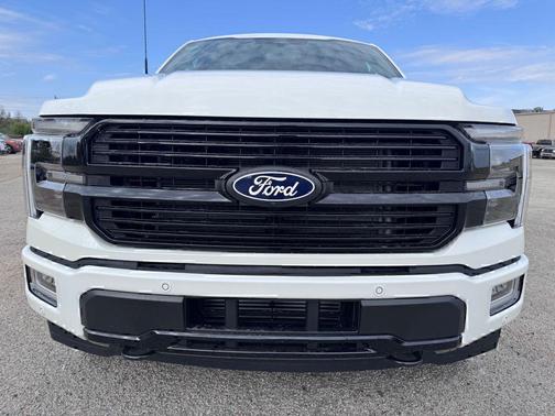 STAR WHITE METALLIC TRICOAT 2026 Ford F-150 Platinum