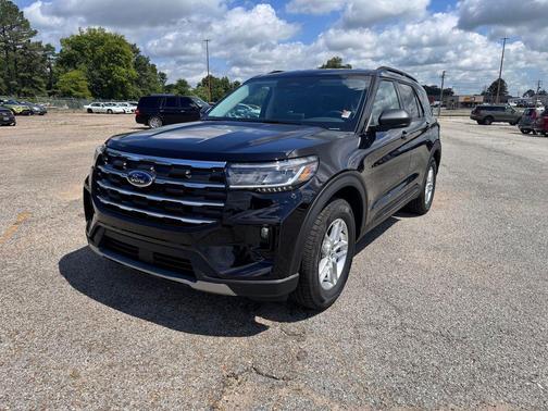 AGATE BLACK METALLIC 2026 Ford Explorer Active