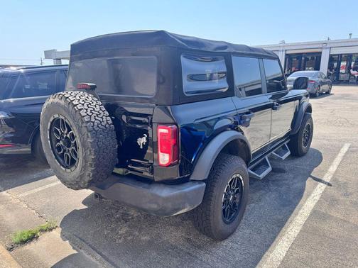 Shadow Black 2022 Ford Bronco Base