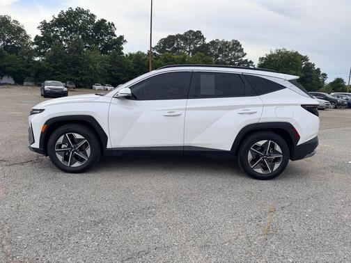 Serenity White Pearl 2025 Hyundai TUCSON SEL Convenience