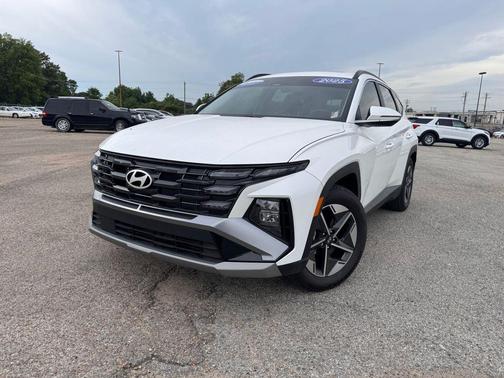 Serenity White Pearl 2025 Hyundai TUCSON SEL Convenience