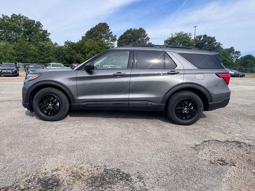 CARBONIZED GRAY METALLIC 2026 Ford Explorer Active