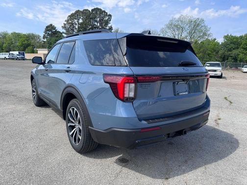 Vapor Blue Metallic 2026 Ford Explorer ST-Line