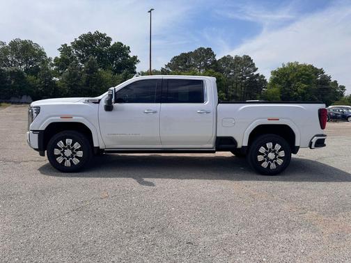 White Frost Tricoat 2024 GMC Sierra 2500 Denali
