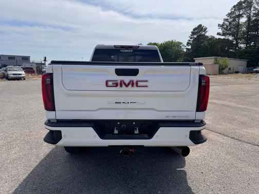 White Frost Tricoat 2024 GMC Sierra 2500 Denali