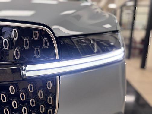 GRAY MIST METALLIC TRI-COAT 2026 Lincoln Navigator Reserve