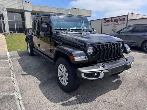 Black Clearcoat 2023 Jeep Gladiator Sport S