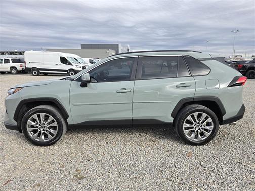 2022 Toyota RAV4 XLE Premium