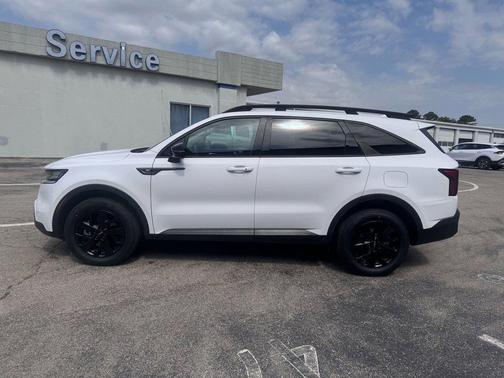 Glacial White Pearl 2023 Kia Sorento S