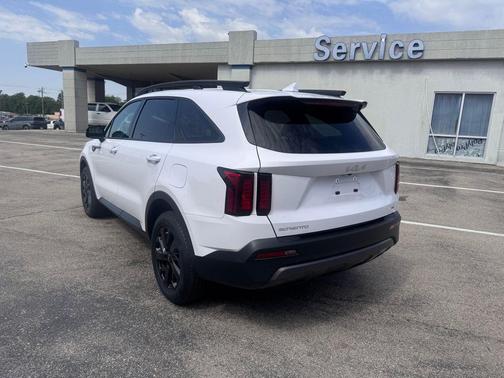 Glacial White Pearl 2023 Kia Sorento S