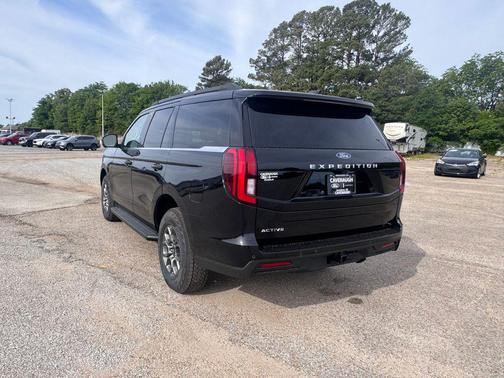 Agate Black Metallic 2026 Ford Expedition Active