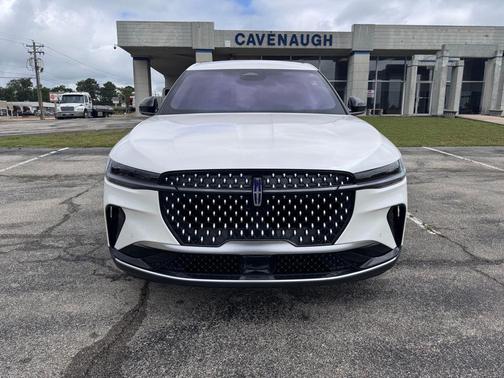 WHITE PLATINUM MET 3C 2025 Lincoln Nautilus Premiere