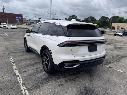 WHITE PLATINUM MET 3C 2025 Lincoln Nautilus Premiere