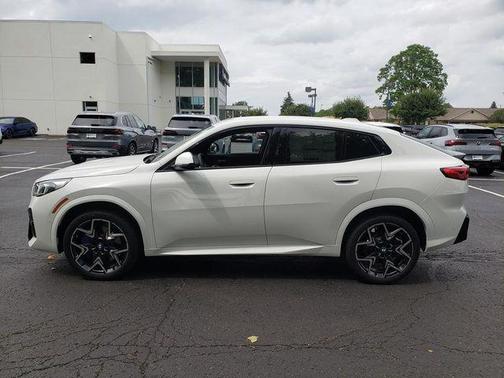 Alpine 2026 BMW X2 xDrive28i
