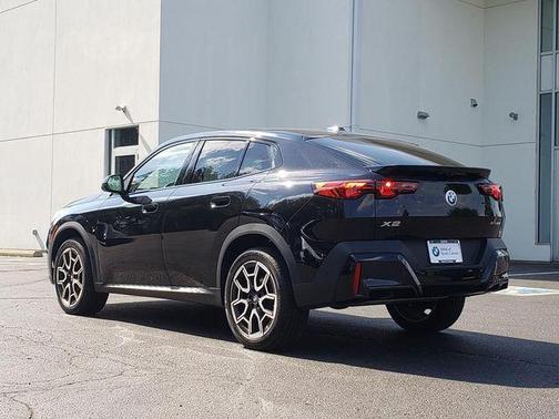 Black Sapphire Metallic 2025 BMW X2 xDrive28i